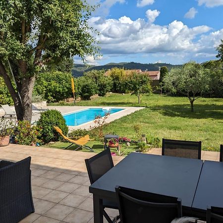 Villa Calme Avec Piscine A Greoux Екстериор снимка