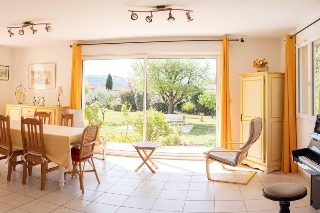 Villa Calme Avec Piscine A Greoux Екстериор снимка