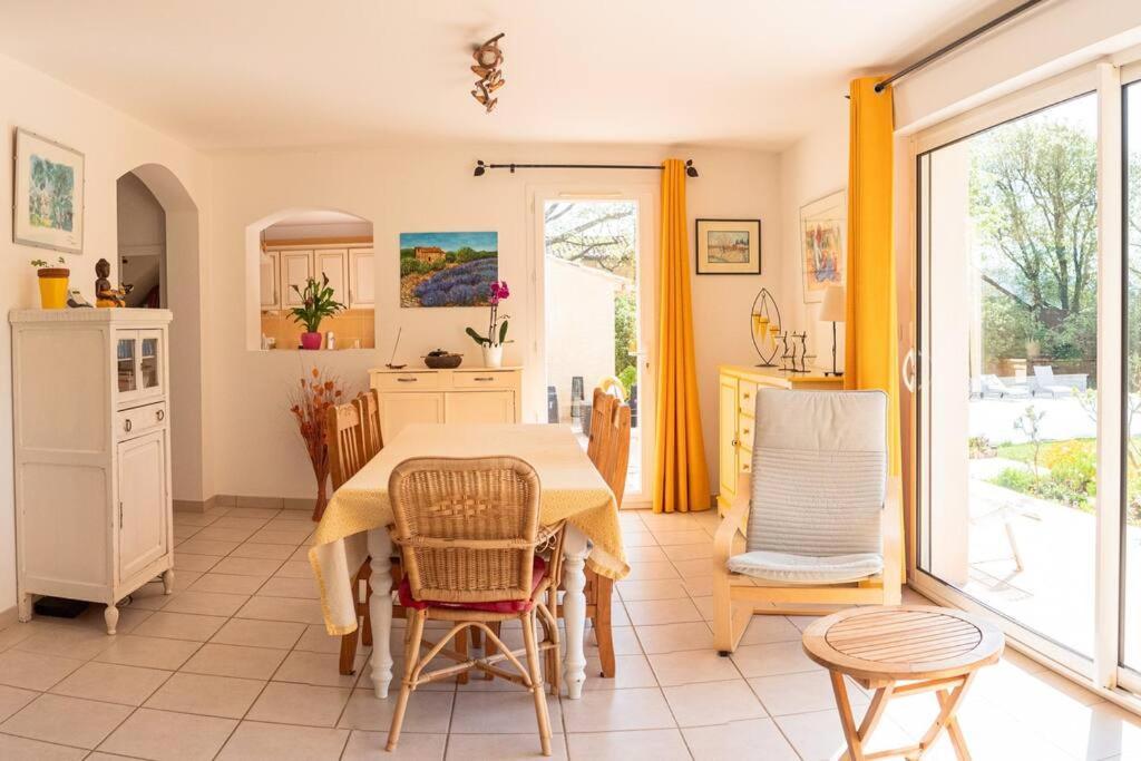 Villa Calme Avec Piscine A Greoux Екстериор снимка