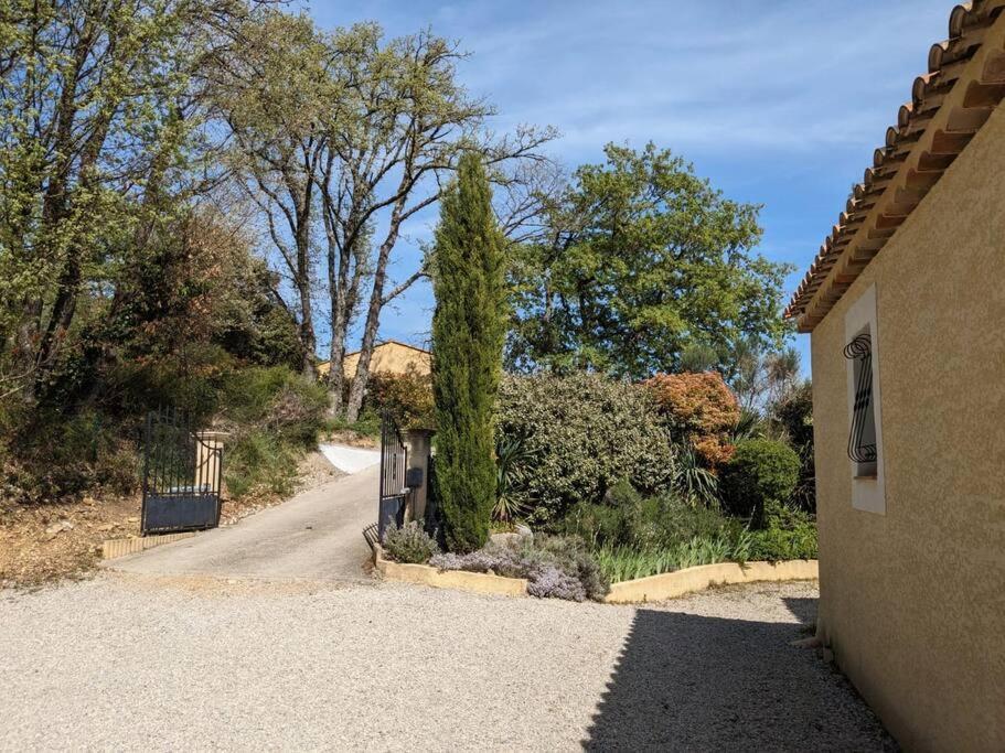 Villa Calme Avec Piscine A Greoux Екстериор снимка