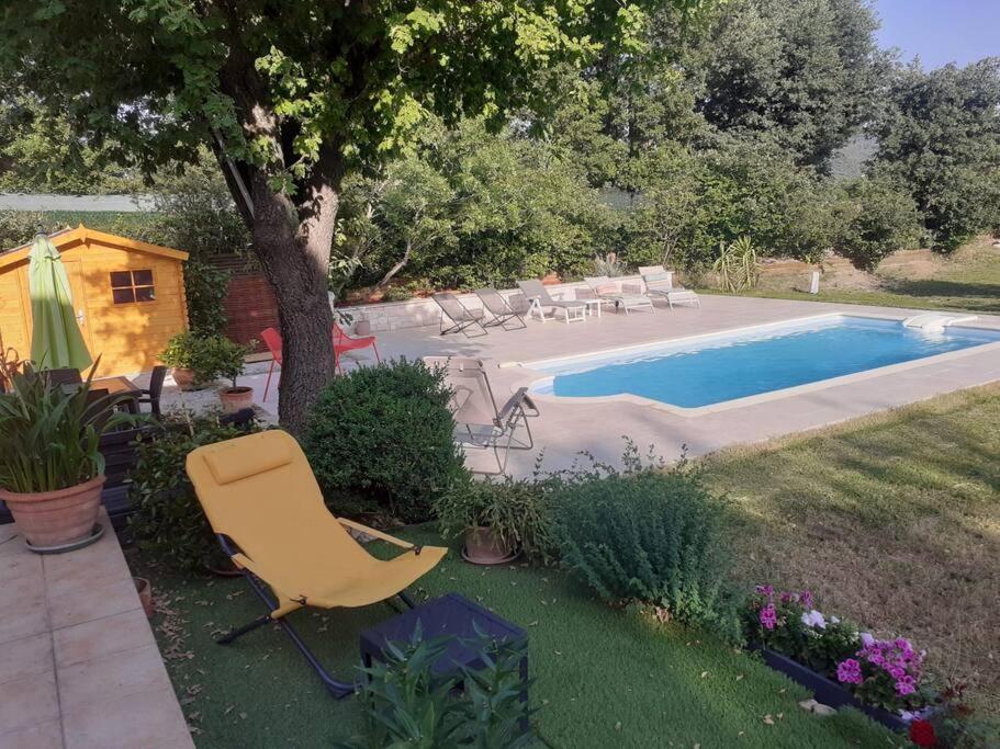 Villa Calme Avec Piscine A Greoux Екстериор снимка