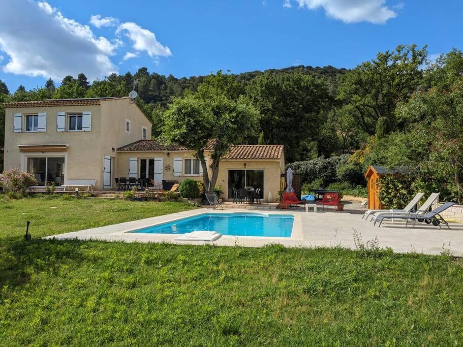 Villa Calme Avec Piscine A Greoux Екстериор снимка