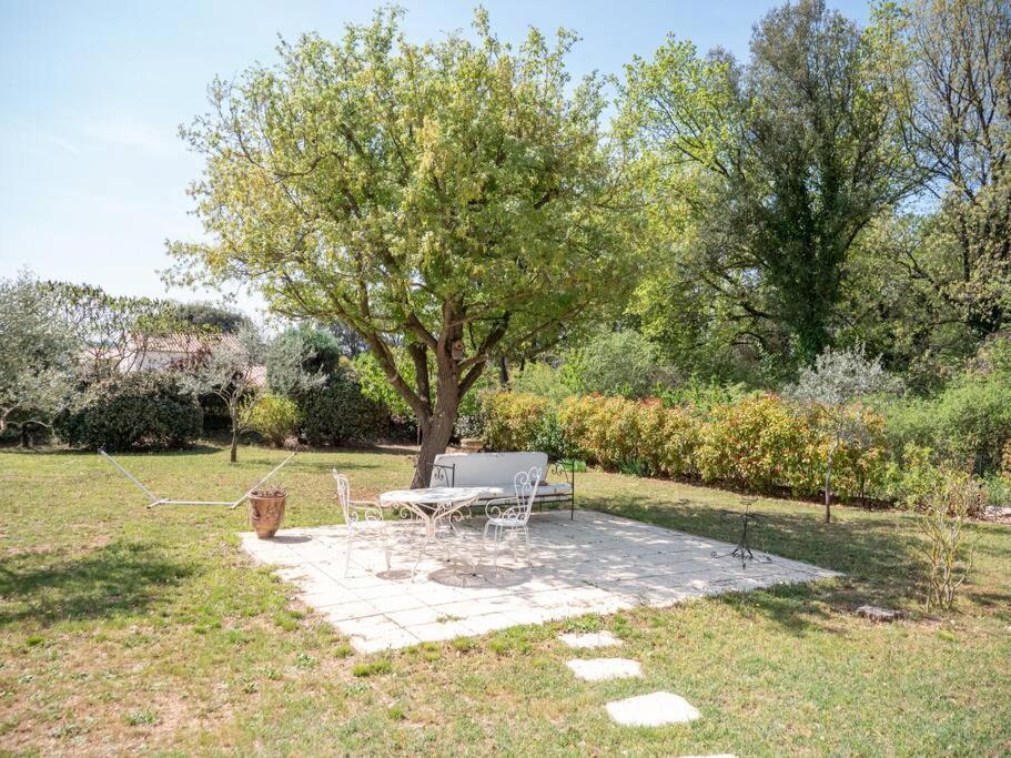 Villa Calme Avec Piscine A Greoux Екстериор снимка
